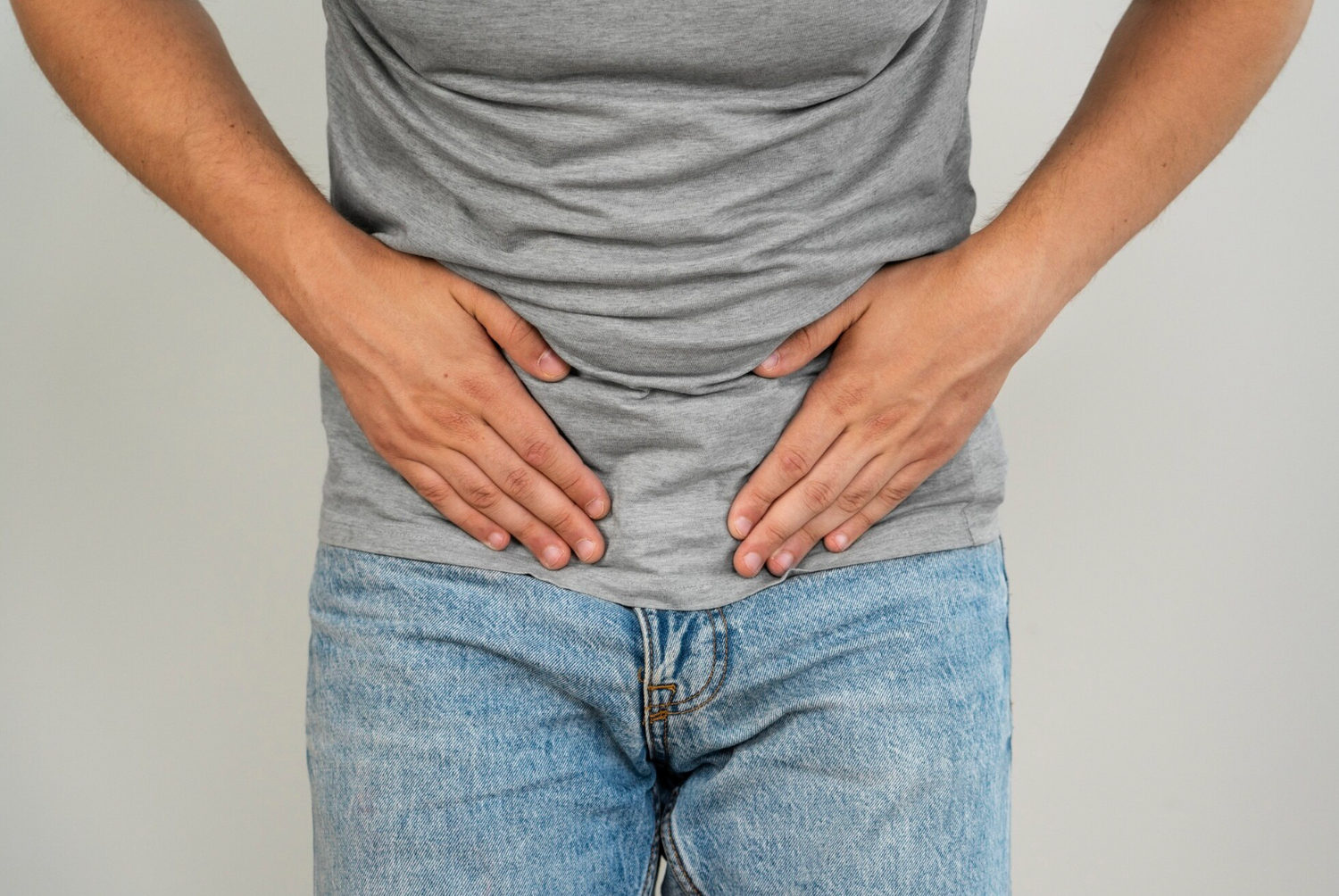 Pogled na muškarca koji se suočava sa spolno prenosivom bolešću